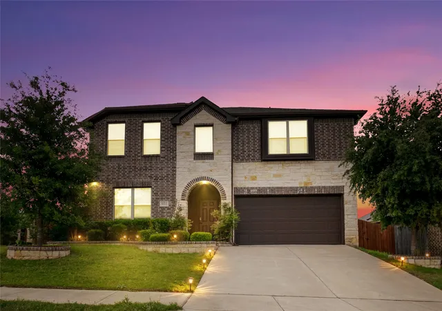 Photo 3 of Single family home for sale at 801 Oriel Cir, Crowley, TX 76036 | MLS# 21381361 | Listing updated on 2026-09-09