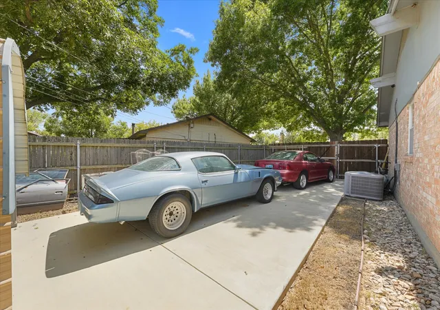 Photo 3 of Single family home for sale at 6054 Dunson Dr, Haltom City, TX 76148 | MLS# 21381351 | Listing updated on 2026-09-09