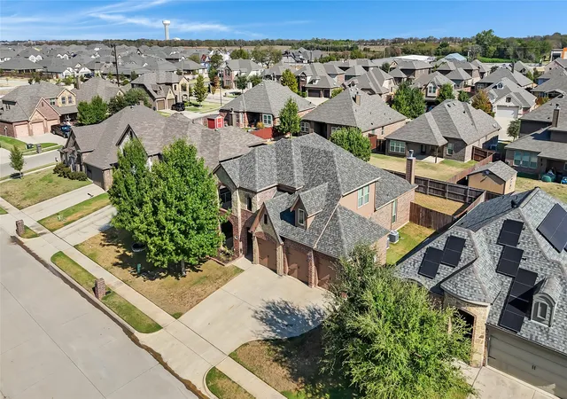 Photo 1 of Single family home for sale at 288 Hilltop Dr, Justin, TX 76247 | MLS# 21381131 | Listing updated on 2026-09-12