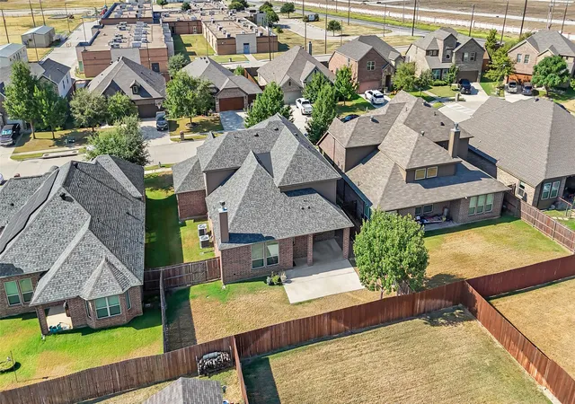 Photo 2 of Single family home for sale at 288 Hilltop Dr, Justin, TX 76247 | MLS# 21381131 | Listing updated on 2026-09-12