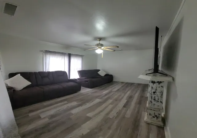 Photo 3 of Single family home for sale at 406 Broad St, Nocona, TX 76255 | MLS# 21381407 | Listing updated on 2026-09-10