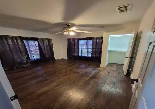 Photo 4 of Single family home for sale at 406 Broad St, Nocona, TX 76255 | MLS# 21381407 | Listing updated on 2026-09-10