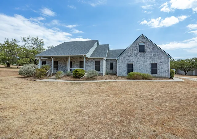 Photo 1 of Sale Pending at 401 Faith Trl, Paradise, TX 76073 | MLS# 21381398 | Listing updated on 2026-09-10