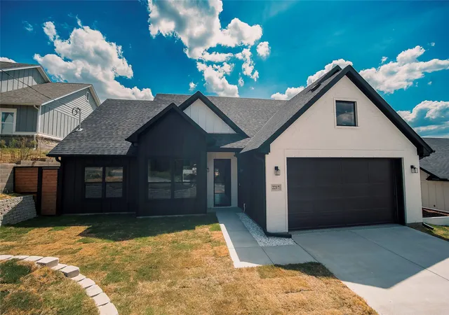 Photo 3 of Single family home for sale at 2217 Christine Dr, Granbury, TX 76048 | MLS# 21381422 | Listing updated on 2026-09-09