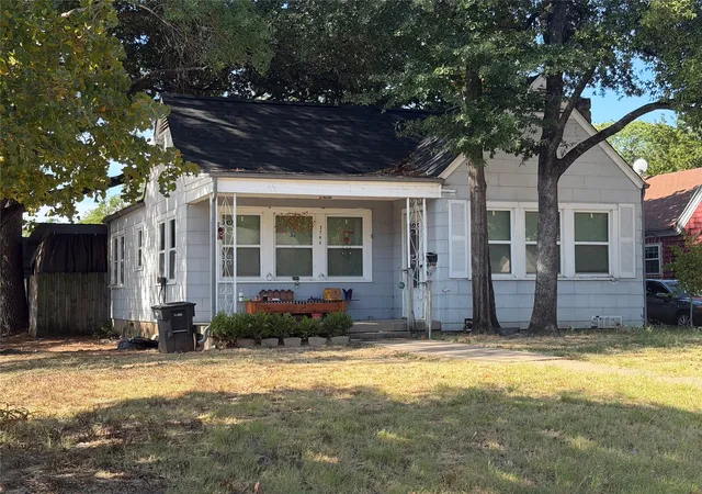 Photo 1 of Single family home for sale at 2744 Honeysuckle Ave, Fort Worth, TX 76111 | MLS# 21366275 | Listing updated on 2026-10-02