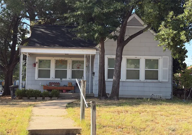 Photo 2 of Single family home for sale at 2744 Honeysuckle Ave, Fort Worth, TX 76111 | MLS# 21366275 | Listing updated on 2026-10-02
