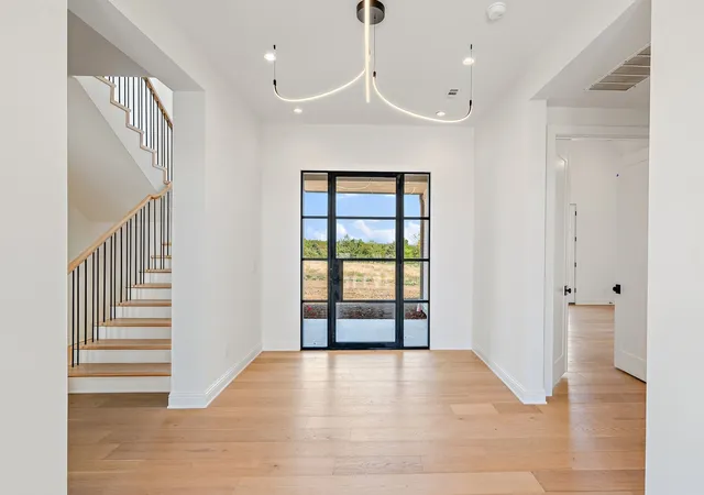 Photo 3 of Single family home for sale at 1071 Lakeway Dr, Sanger, TX 76266 | MLS# 21381436 | Listing updated on 2026-09-13