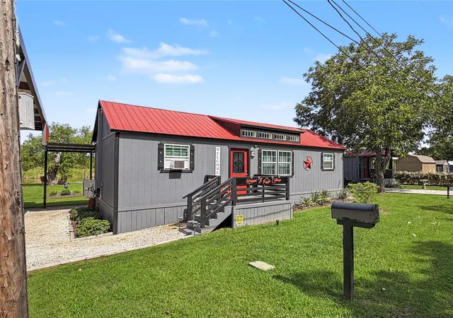 Photo 2 of Multi family home for sale at 2013 Bedford Ct, Weatherford, TX 76087 | MLS# 21381482 | Listing updated on 2026-09-10