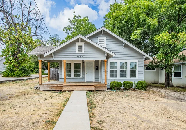 Photo 2 of Single family home for sale at 2543 E Ann Arbor Ave, Dallas, TX 75216 | MLS# 21381031 | Listing updated on 2026-09-25