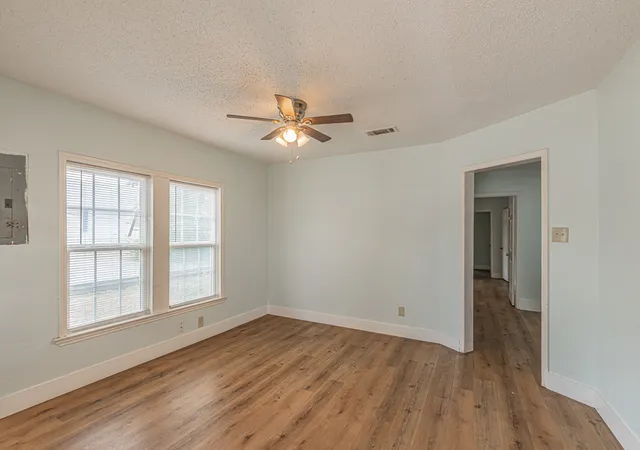 Photo 4 of Single family home for sale at 2543 E Ann Arbor Ave, Dallas, TX 75216 | MLS# 21381031 | Listing updated on 2026-09-25