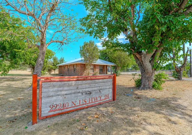 Photo 1 of Land for sale at 22240 N Us Hwy 281, Stephenville, TX 76401 | MLS# 21378950 | Listing updated on 2026-09-09