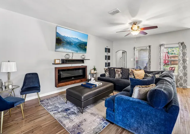 Photo 3 of Single family home for sale at 2260 Timber Crk Dr, Rockwall, TX 75032 | MLS# 21380561 | Listing updated on 2026-09-10