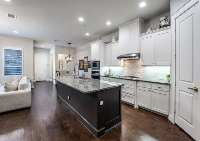 Photo 4 of Townhouse for sale at 8357 Canal St, Frisco, TX 75034 | MLS# 21380496 | Listing updated on 2026-09-12