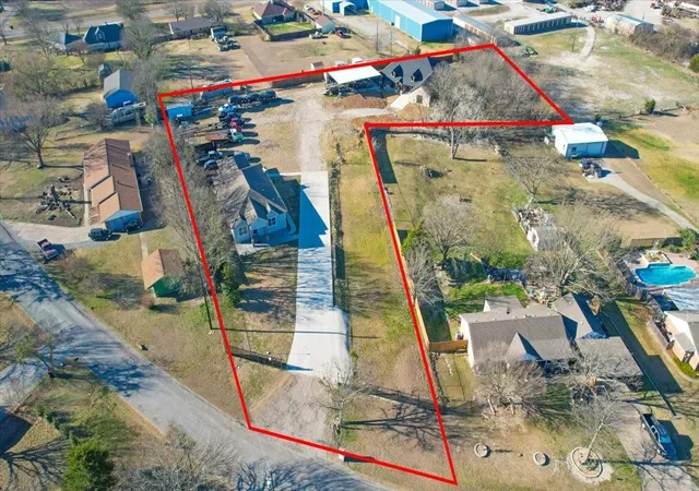 Photo 1 of Single family home for sale at 920 Oil Ml Rd, Van Alstyne, TX 75495 | MLS# 21381549 | Listing updated on 2026-09-09