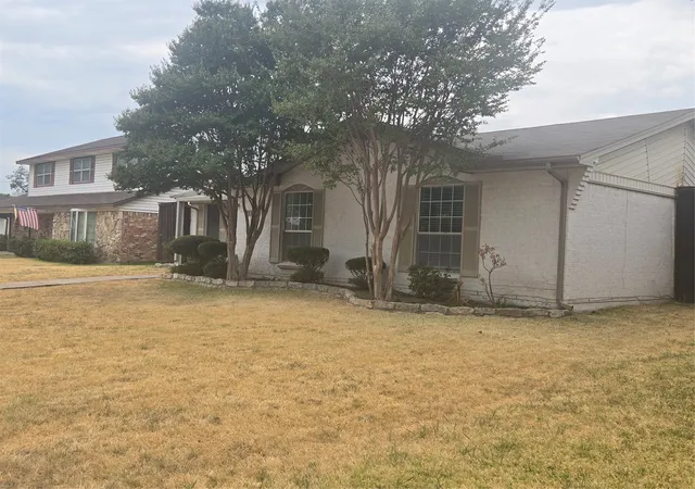 Photo 3 of Single family home for sale at 1117 Ml River Dr, Garland, TX 75043 | MLS# 21372848 | Listing updated on 2026-09-09