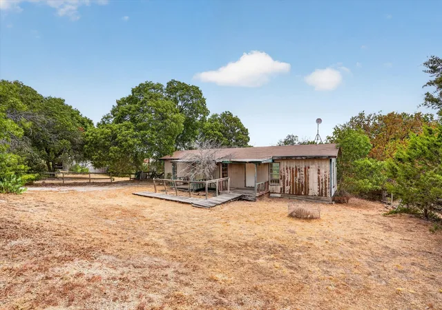 Photo 3 of Manufactured home for sale at 460 Valley View Dr, Azle, TX 76020 | MLS# 21380166 | Listing updated on 2026-09-09