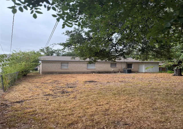 Photo 10 of Single family home for sale at 2418 Fulton Dr, Mesquite, TX 75150 | MLS# 21381569 | Listing updated on 2026-09-14