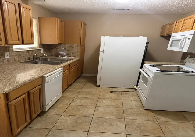 Photo 4 of Single family home for sale at 2418 Fulton Dr, Mesquite, TX 75150 | MLS# 21381569 | Listing updated on 2026-09-14