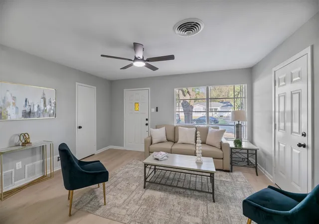Photo 3 of Single family home for sale at 414 Freestone Dr, Euless, TX 76039 | MLS# 21355171 | Listing updated on 2026-09-09