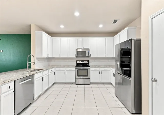 Photo 4 of Single family home for sale at 2113 Danibelle Dr, Forney, TX 75126 | MLS# 21373853 | Listing updated on 2026-09-09