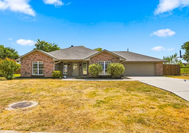 Photo 1 of Sale Pending at 213 Bryant St, Pottsboro, TX 75076 | MLS# 21381573 | Listing updated on 2026-10-04