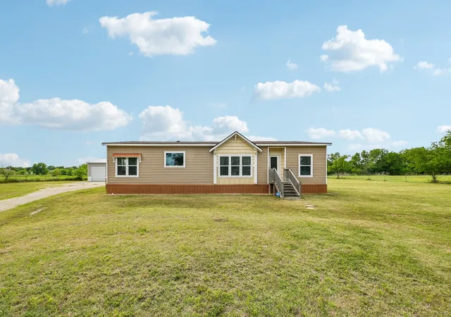 Photo 1 of Manufactured home for sale at 590 Vz County Rd 2704, Mabank, TX 75147 | MLS# 21381575 | Listing updated on 2026-09-09