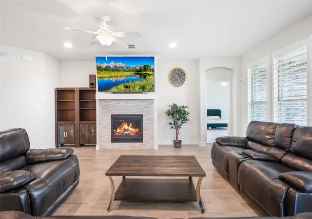 Photo 3 of Single family home for sale at 11222 Raimundo Rd, Frisco, TX 75035 | MLS# 21367617 | Listing updated on 2026-09-12