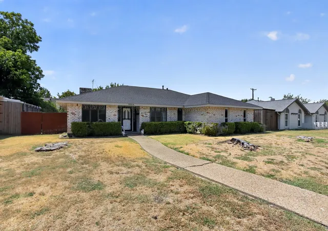 Photo 2 of Single family home for sale at 3030 Newcastle Dr, Dallas, TX 75220 | MLS# 21381581 | Listing updated on 2026-09-09