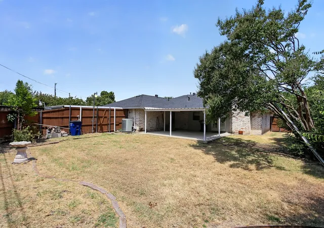 Photo 3 of Single family home for sale at 3030 Newcastle Dr, Dallas, TX 75220 | MLS# 21381581 | Listing updated on 2026-09-09