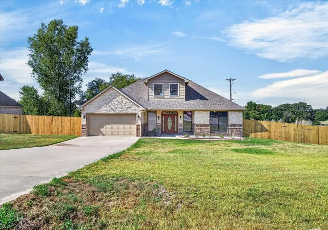 Photo 2 of Single family home for sale at 7900 Private Rd 7905, Athens, TX 75752 | MLS# 21381540 | Listing updated on 2026-09-22