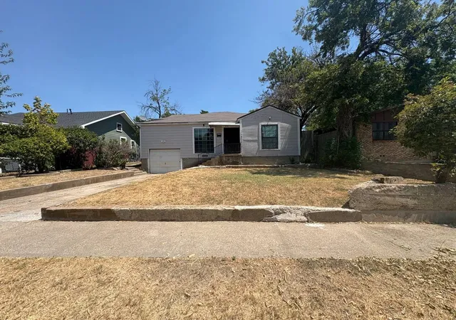 Photo 1 of Single family home for sale at 2514 Michigan Ave, Dallas, TX 75216 | MLS# 21381591 | Listing updated on 2026-09-09