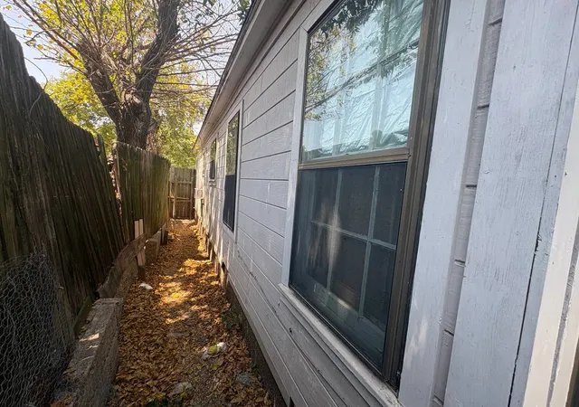 Photo 4 of Single family home for sale at 2514 Michigan Ave, Dallas, TX 75216 | MLS# 21381591 | Listing updated on 2026-09-09