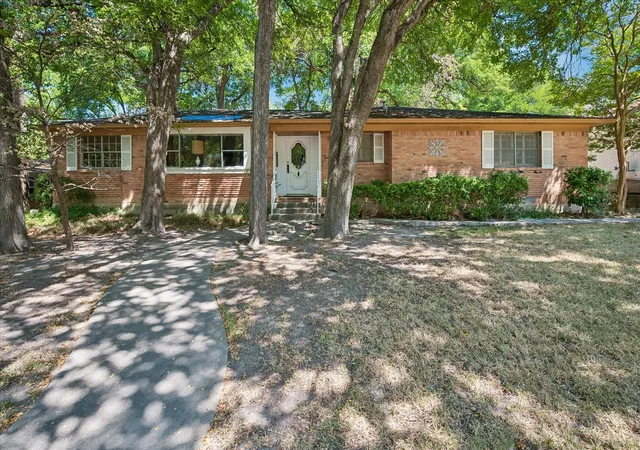 Photo 1 of Single family home for sale at 11232 Yorkmont Cir, Dallas, TX 75218 | MLS# 21381594 | Listing updated on 2026-09-09