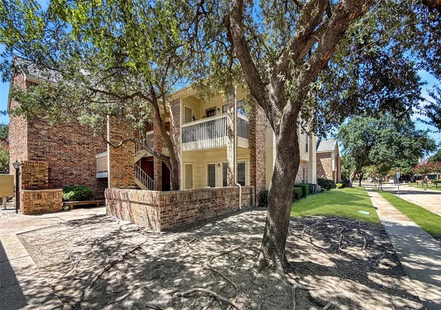 Photo 2 of Townhouse for sale at 3110 Devonshire Dr #115, Plano, TX 75075 | MLS# 21379621 | Listing updated on 2026-09-13