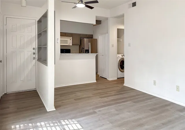 Photo 4 of Townhouse for sale at 3110 Devonshire Dr #115, Plano, TX 75075 | MLS# 21379621 | Listing updated on 2026-09-13