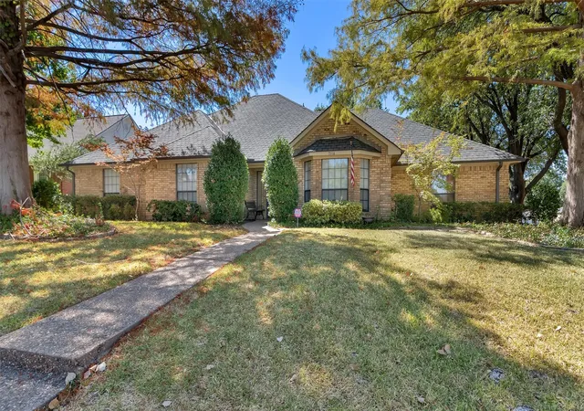 Photo 1 of Single family home for sale at 2114 Meadows Cir, Sherman, TX 75092 | MLS# 21380609 | Listing updated on 2026-09-15