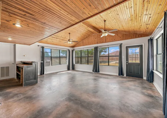 Photo 3 of Single family home for sale at 1208 N Dale Ave, Stephenville, TX 76401 | MLS# 21381626 | Listing updated on 2026-09-10