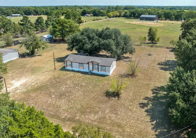 Photo 2 of Manufactured home for sale at 125 Ivy Ln, Mabank, TX 75156 | MLS# 21381091 | Listing updated on 2026-09-21