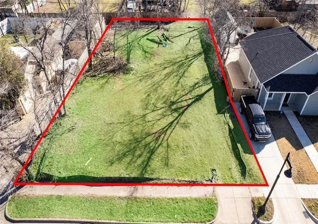 Photo 2 of Land for sale at 1510 E Leuda St, Fort Worth, TX 76104 | MLS# 21381637 | Listing updated on 2026-09-11