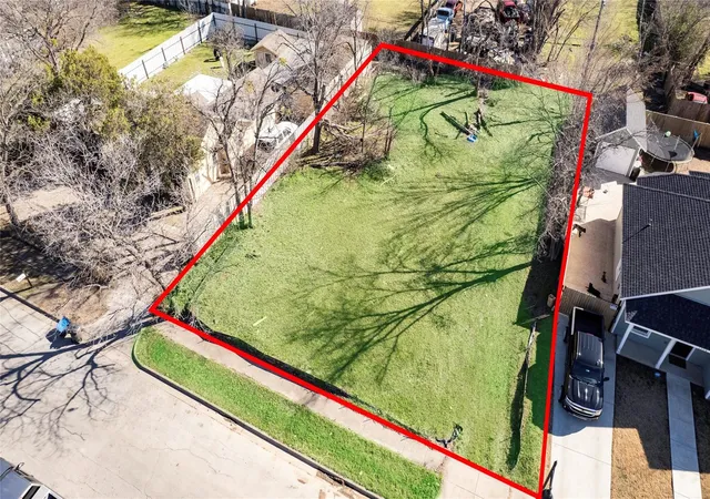 Photo 3 of Land for sale at 1510 E Leuda St, Fort Worth, TX 76104 | MLS# 21381637 | Listing updated on 2026-09-11