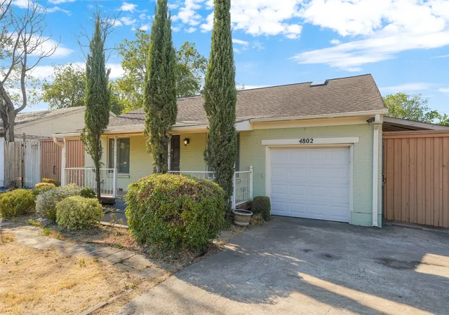 Photo 2 of Single family home for sale at 4802 W Mockingbird Ln, Dallas, TX 75209 | MLS# 21380813 | Listing updated on 2026-09-10