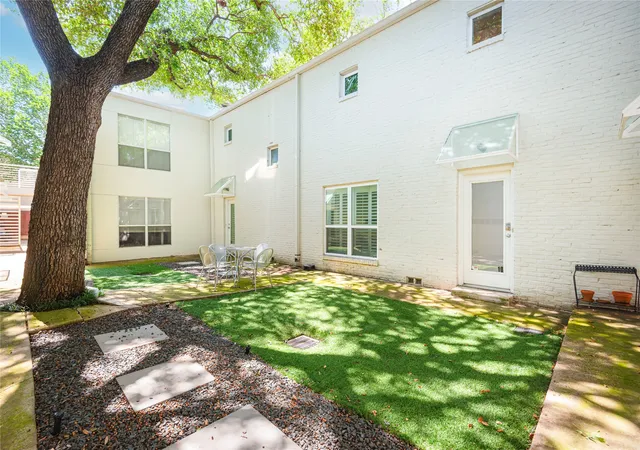 Listing Photo 3 - Condo for sale in building located at 4122 Travis St, Dallas, TX 75204 - Unit #10