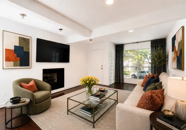 Listing Photo 4 - Condo for sale in building located at 4122 Travis St, Dallas, TX 75204 - Unit #10