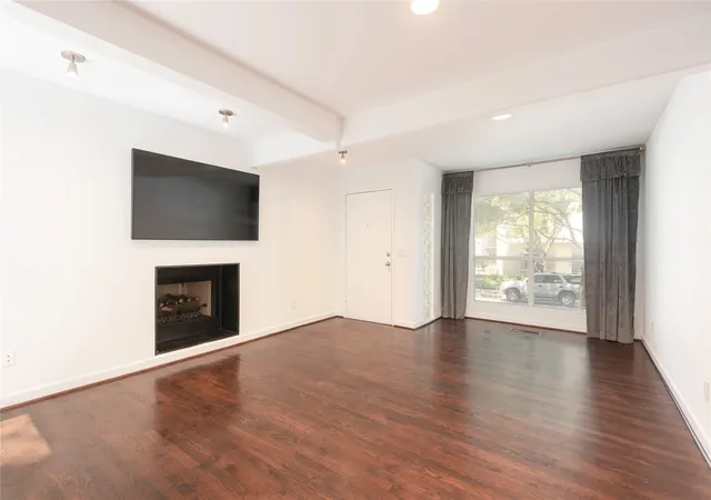 Listing Photo 5 - Condo for sale in building located at 4122 Travis St, Dallas, TX 75204 - Unit #10