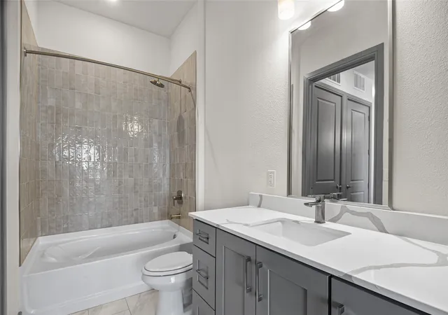 Photo 4 of Condo for sale at 2700 Old Denton Rd #3318, Carrollton, TX 75007 | MLS# 21381658 | Listing updated on 2026-09-11
