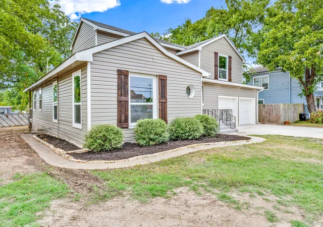 Photo 1 of Single family home for sale at 2305 Stanford St, Greenville, TX 75401 | MLS# 21381681 | Listing updated on 2026-09-14