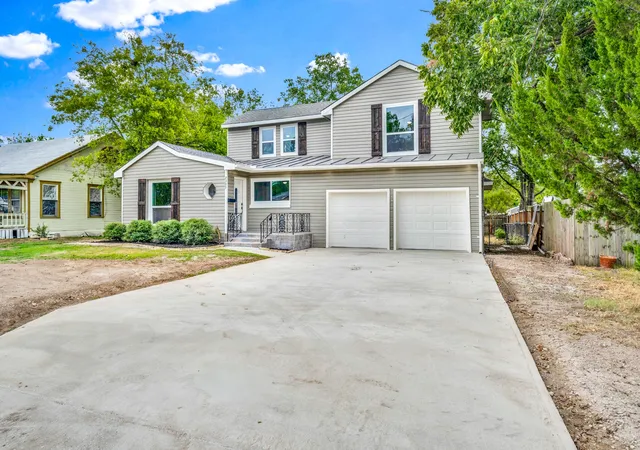 Photo 3 of Single family home for sale at 2305 Stanford St, Greenville, TX 75401 | MLS# 21381681 | Listing updated on 2026-09-14