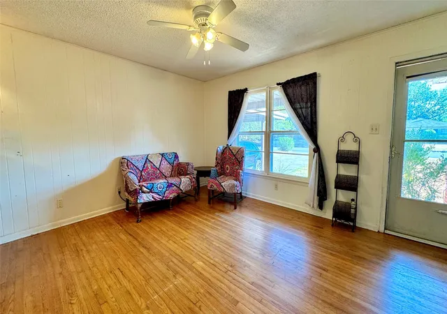 Photo 3 of Sale Pending at 205 Davidson Dr, Terrell, TX 75160 | MLS# 21381659 | Listing updated on 2026-09-14