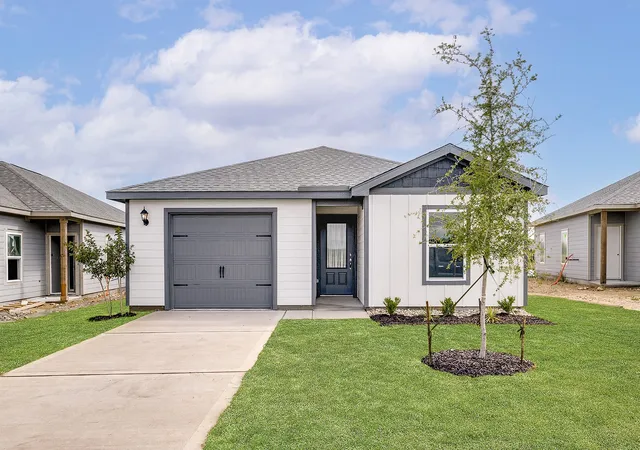Photo 1 of Single family home for sale at 8324 White Wolf Trl, Ponder, TX 76259 | MLS# 21381714 | Listing updated on 2026-09-09