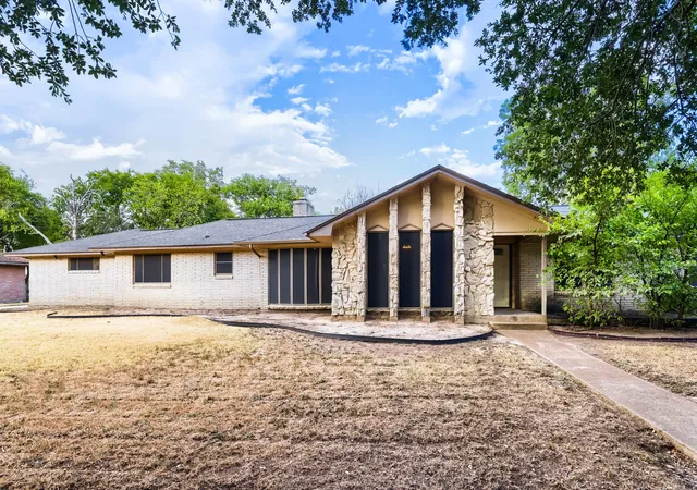 Photo 1 of Single family home for sale at 1760 S Duncanville Rd, Cedar Hill, TX 75104 | MLS# 21371559 | Listing updated on 2026-10-02